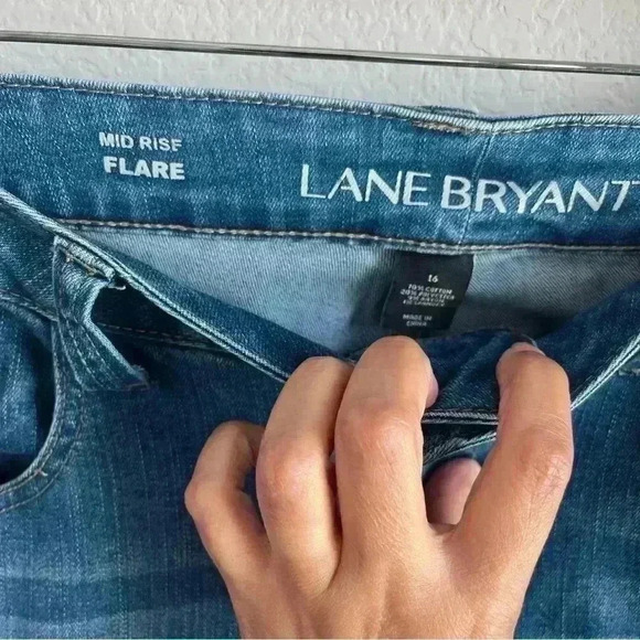 Lane Bryant Two Tone Flare Mid-rise Jeans Size 16 - Picture 9 of 9